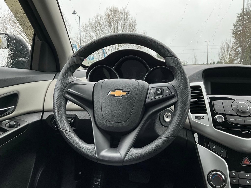 Used 2013 Chevrolet Cruze LS image 20