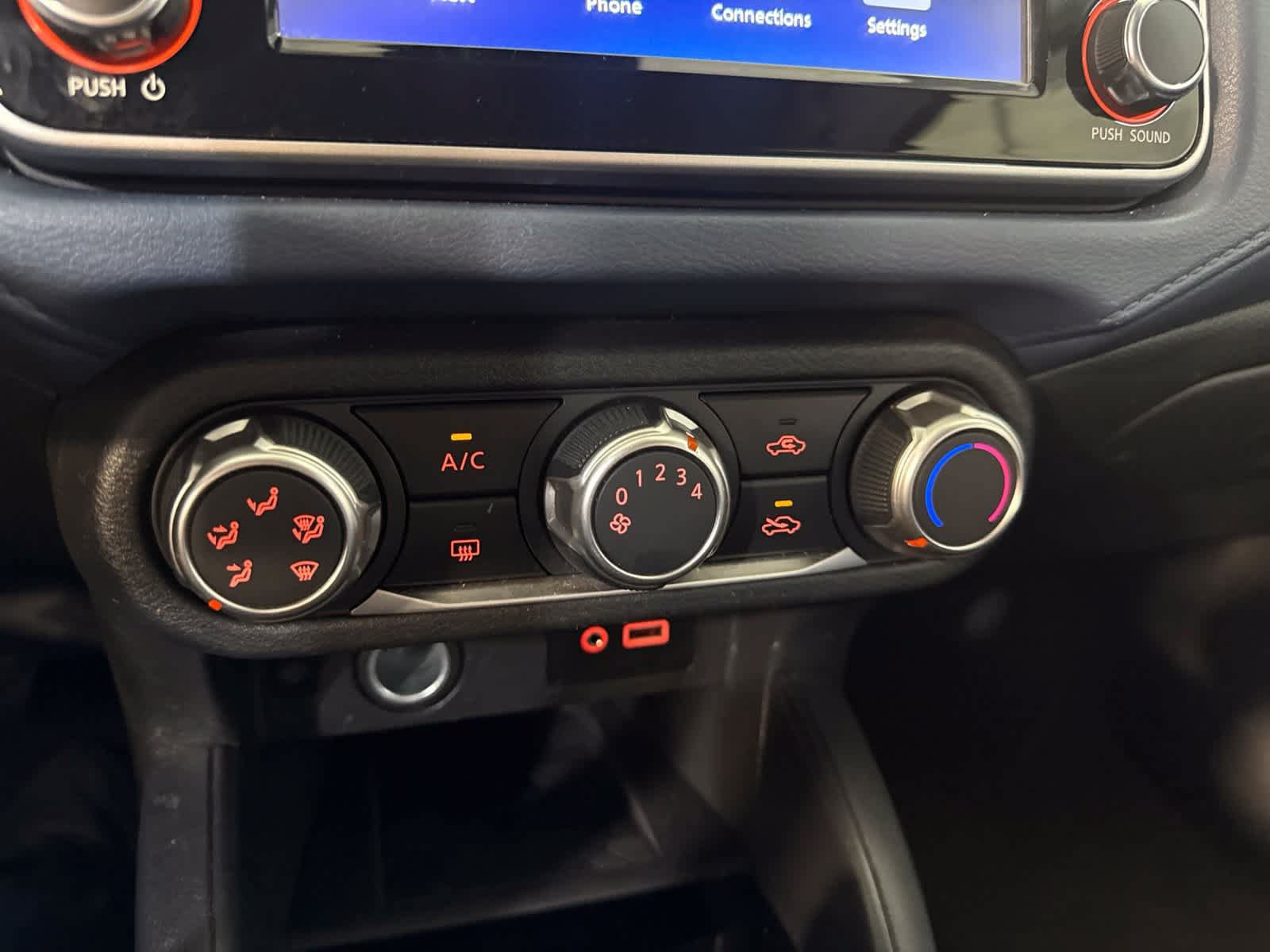 Used 2025 Nissan Versa SV FWD image 24