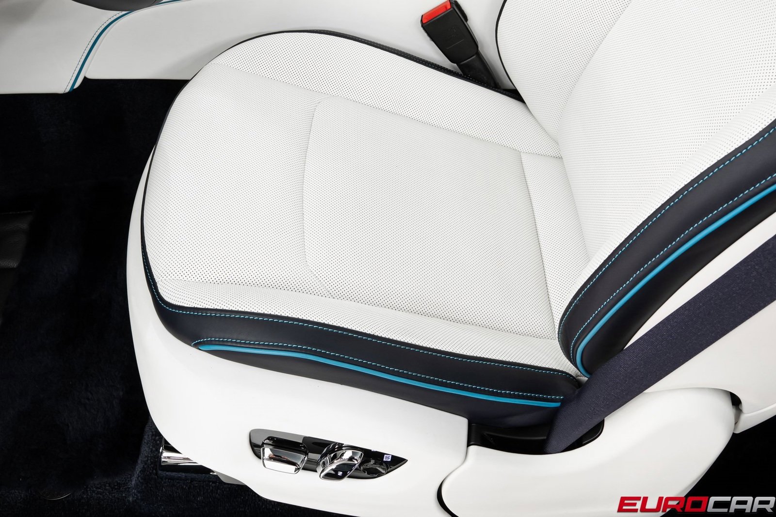 Used 2024 Rolls-Royce Spectre image 36