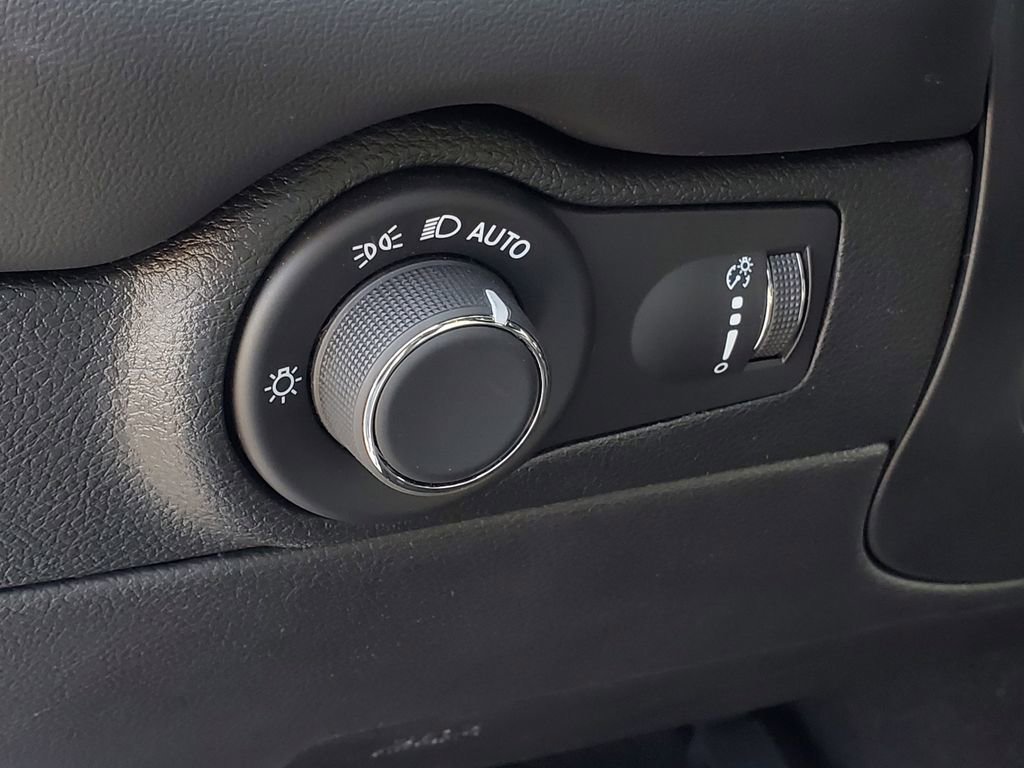 Used 2025 Dodge Durango R/T AWD/4WD image 16