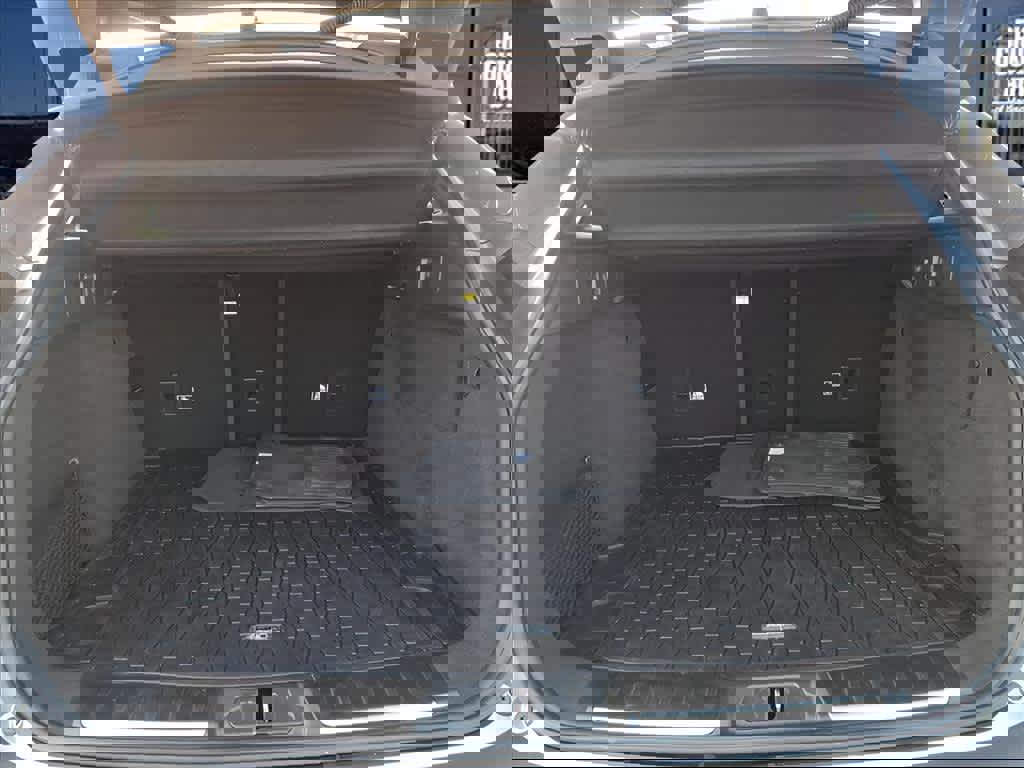 Used 2020 Jaguar F-PACE Checkered Flag image 5