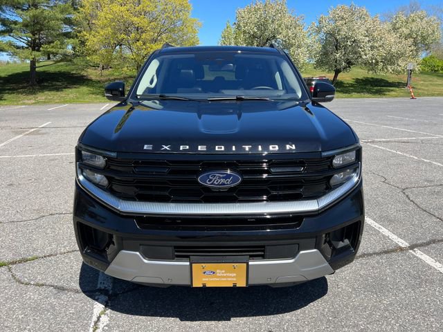 Used 2025 Ford Expedition Max Platinum AWD/4WD image 3