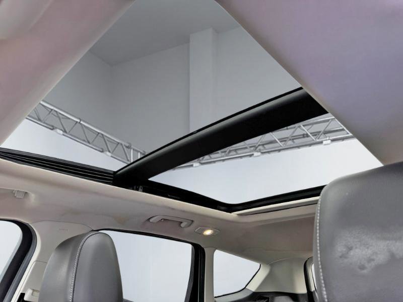 Used 2017 Ford Escape Titanium image 18