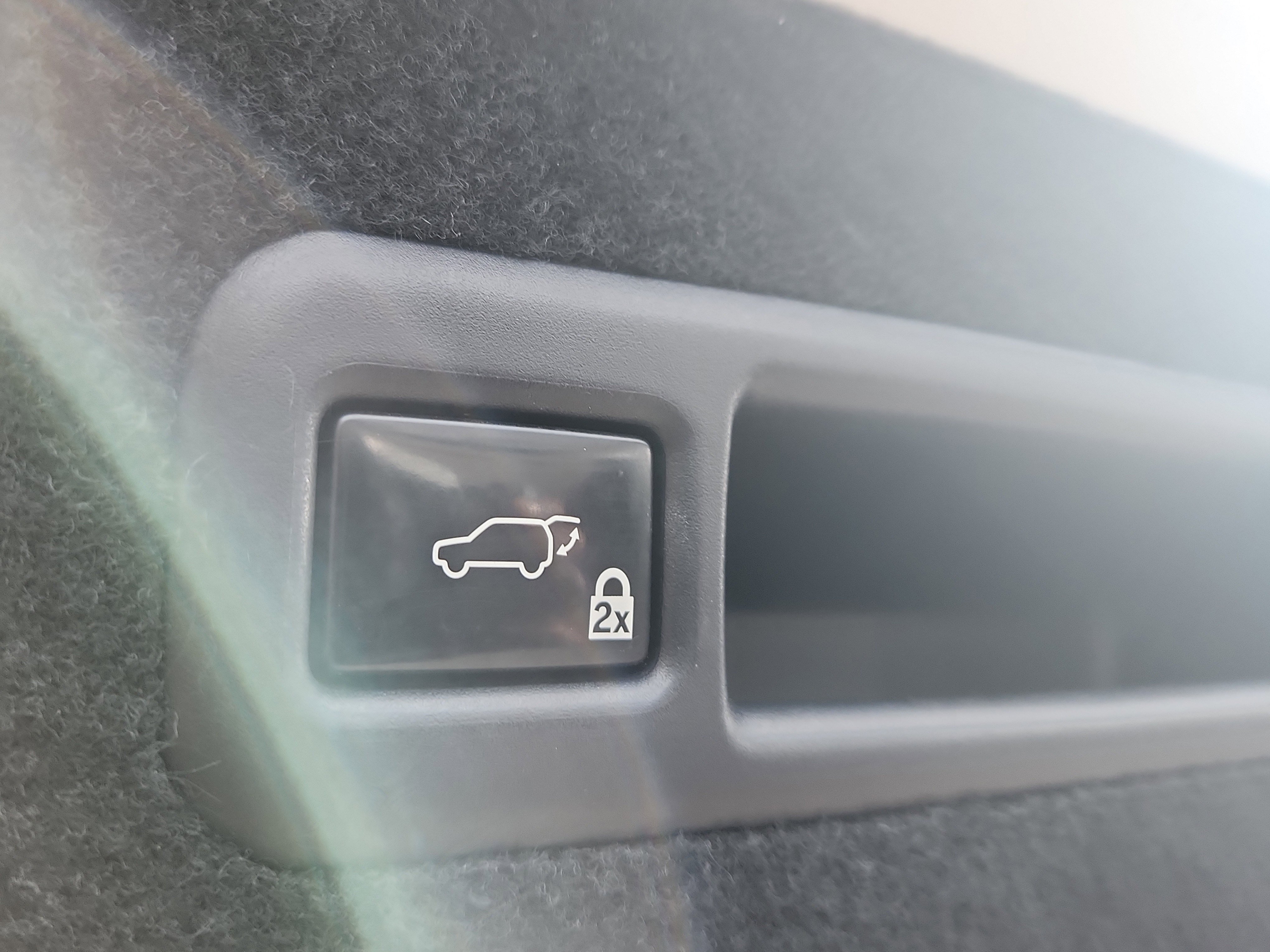 Used 2019 Lexus RX 450hL Luxury w/ Accessory Package image 12