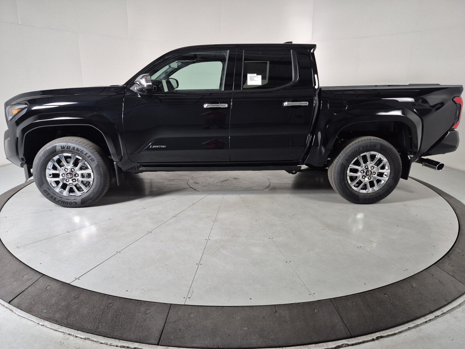 New 2026 Toyota Tacoma SR5 AWD/4WD image 2