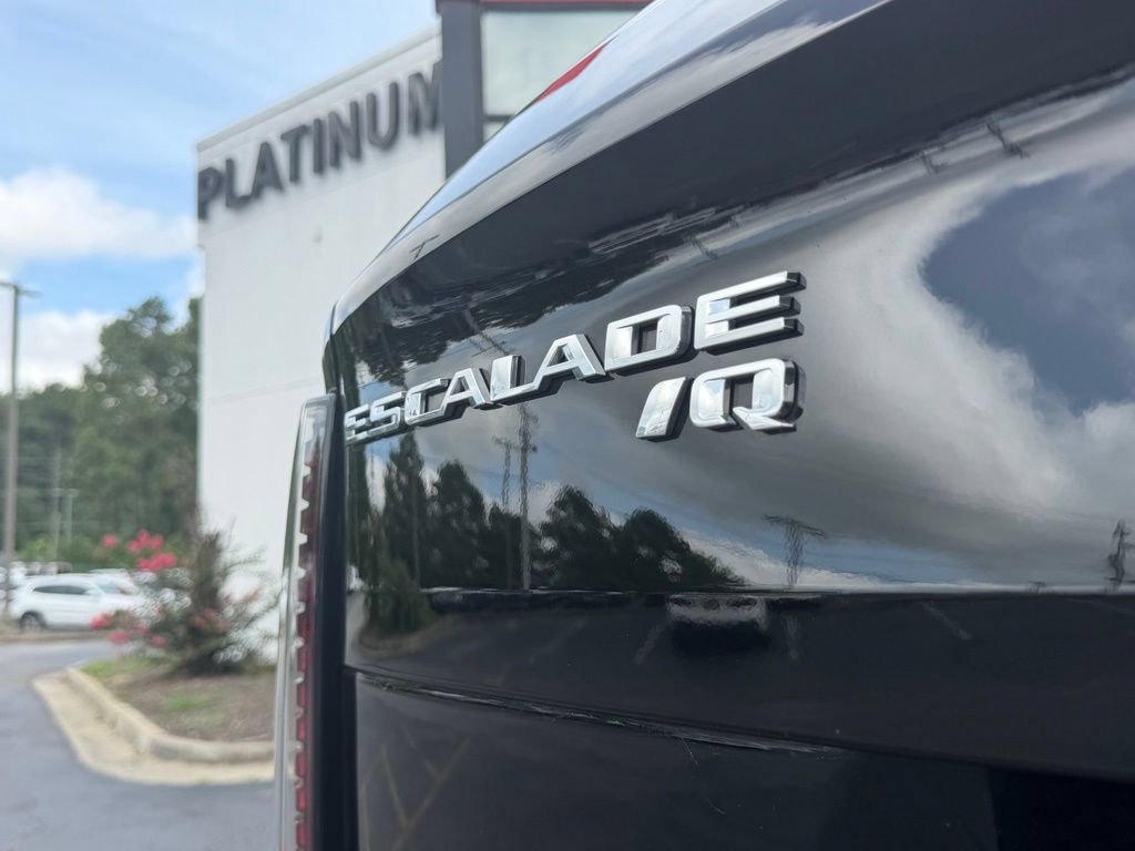 Used 2025 Cadillac Escalade IQ Luxury 2 w/ LPO, Premium Carpet Package AWD/4WD image 5