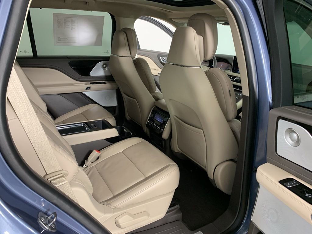 Used 2021 Lincoln Aviator Grand Touring w/ Equipment Group 302A AWD/4WD image 38
