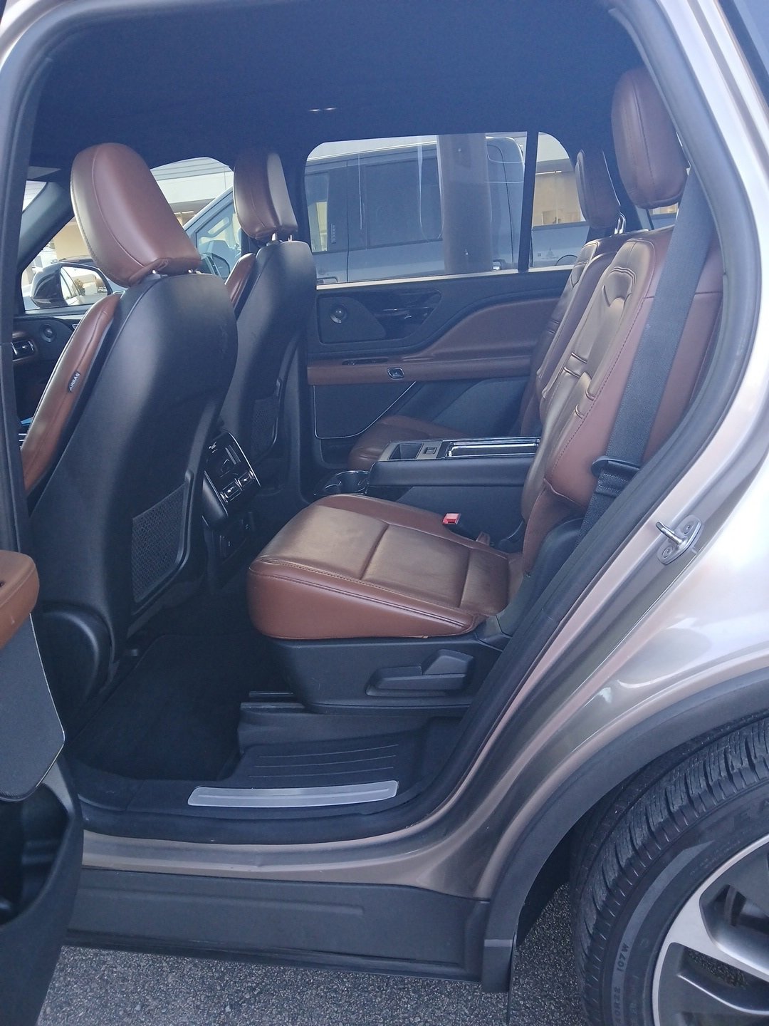 Used 2021 Lincoln Aviator Reserve w/ Equipment Group 201A image 13