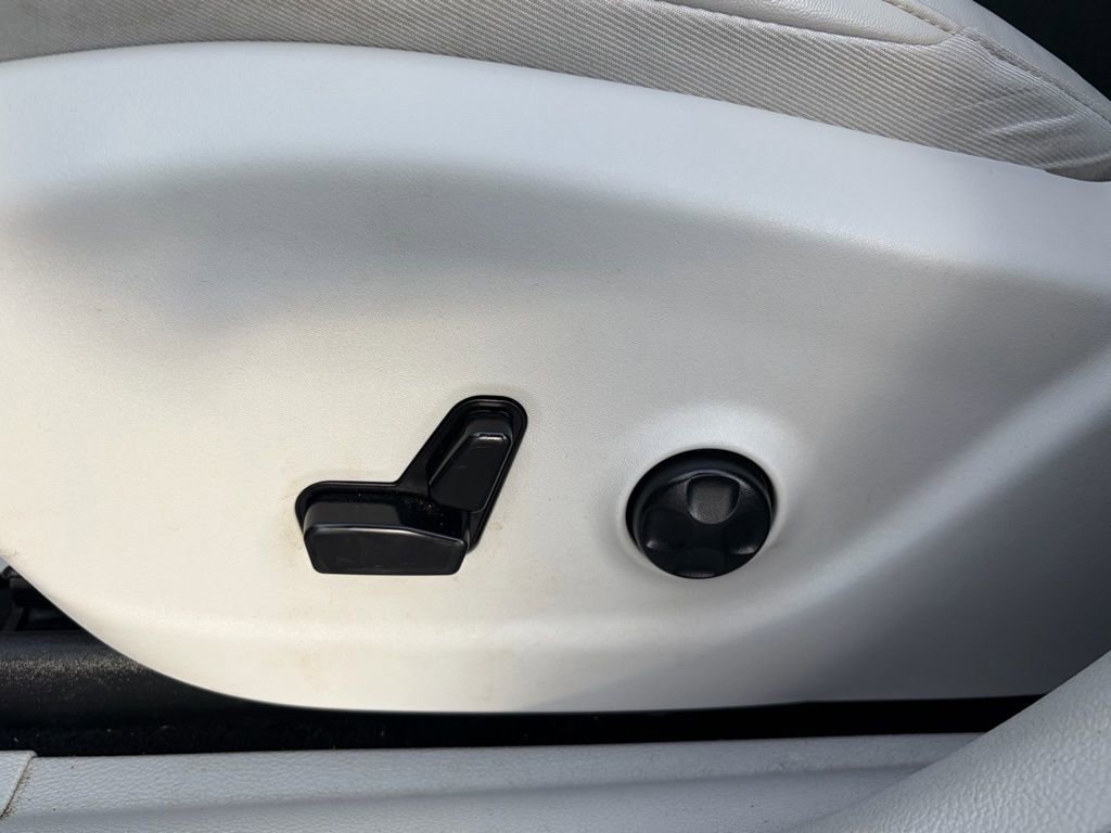 Used 2021 Jeep Cherokee Latitude Plus image 20