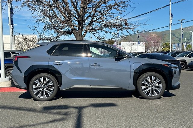 New 2026 Subaru Solterra Limited image 3