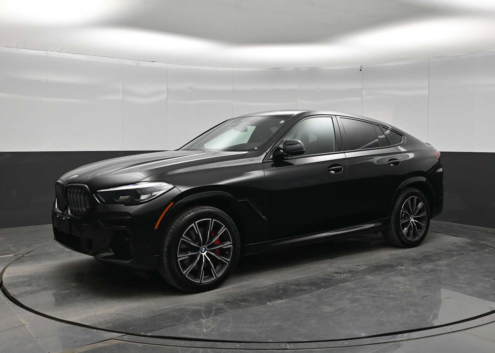 Used 2023 BMW X6 xDrive40i w/ M Sport Package AWD/4WD image 4
