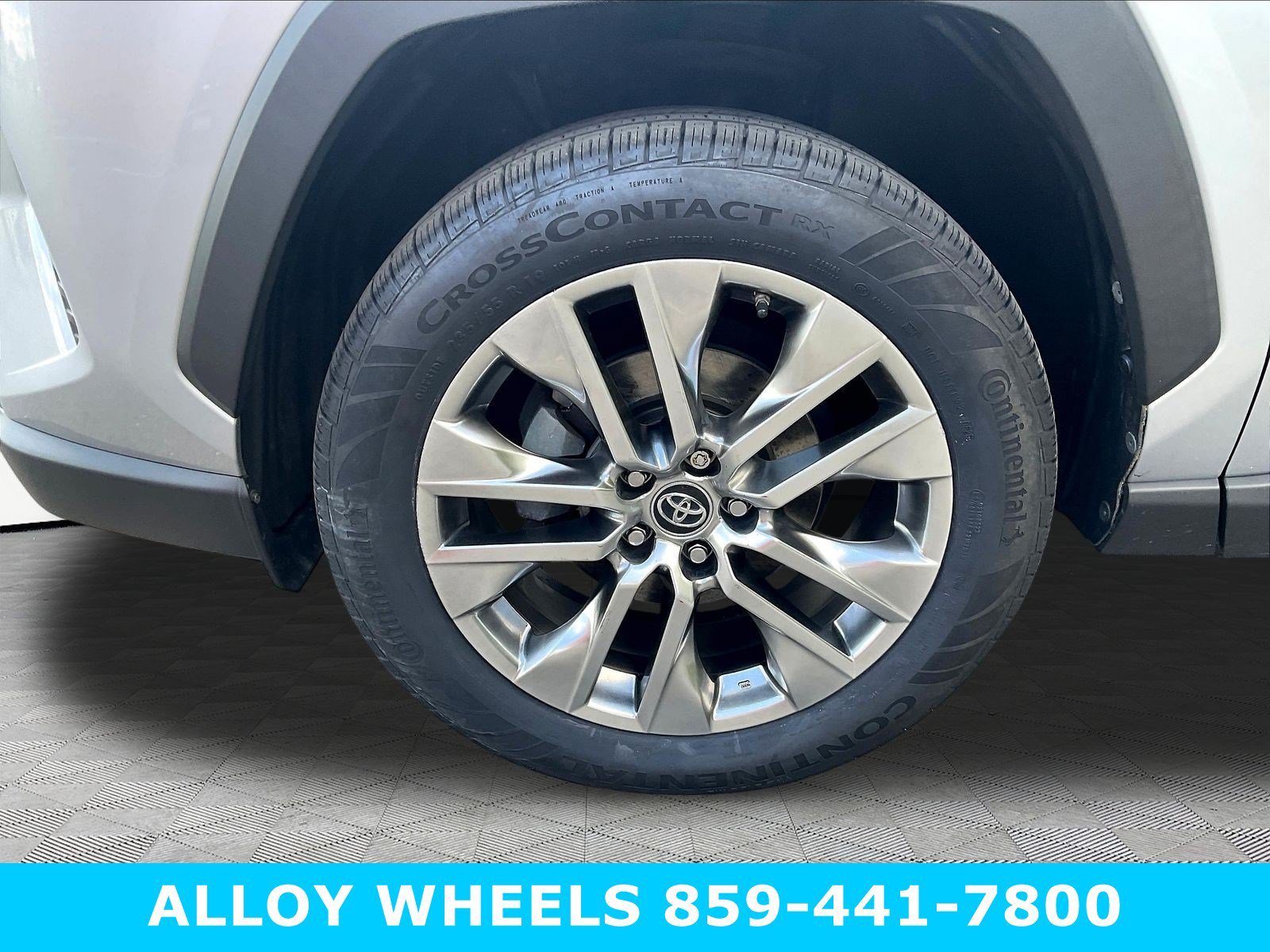 Used 2019 Toyota RAV4 XLE Premium w/ Cold Weather Package AWD/4WD image 10