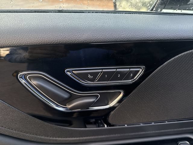 New 2026 Lincoln Aviator AWD image 12