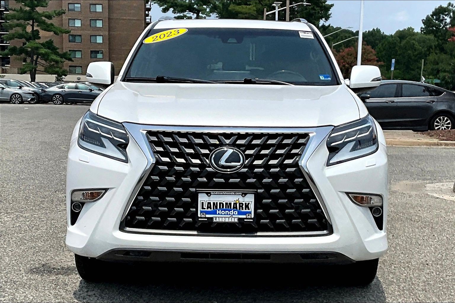Used 2023 Lexus GX 460 Premium w/ Premium Package AWD/4WD image 3