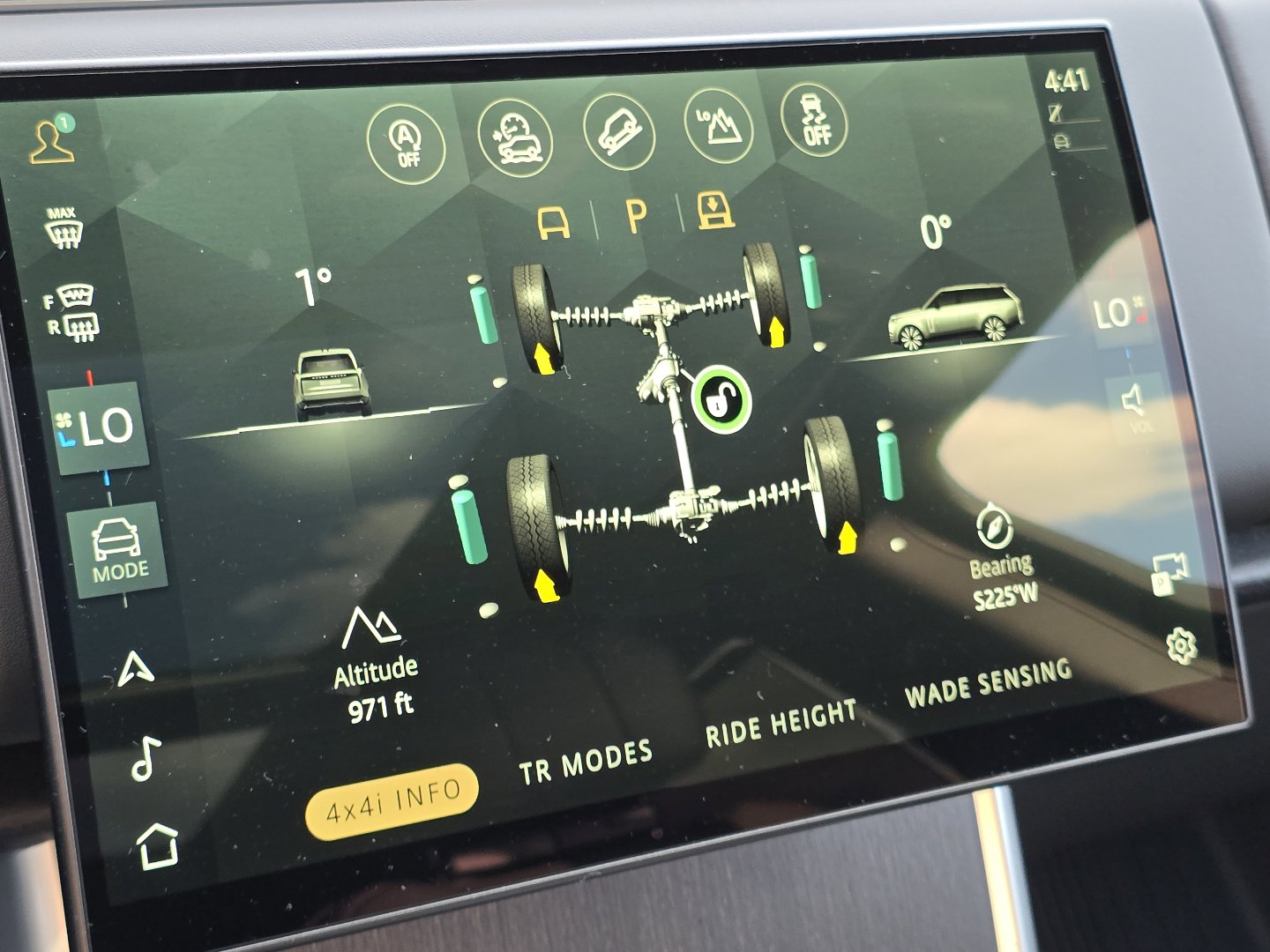 New 2026 Land Rover Range Rover SE image 14