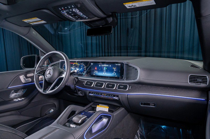New 2025 Mercedes-Benz Maybach GLS 600 4MATIC image 4
