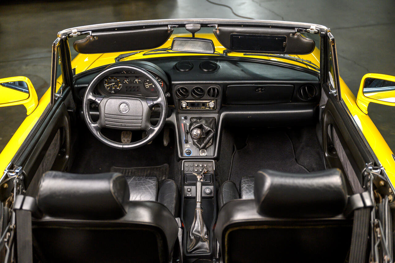 Used 1992 Alfa Romeo Spider Veloce image 22