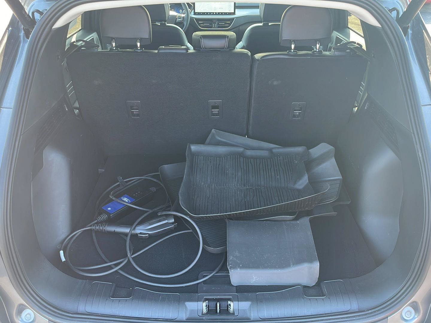 Used 2025 Ford Escape SE w/ PHEV Premium Package FWD image 29