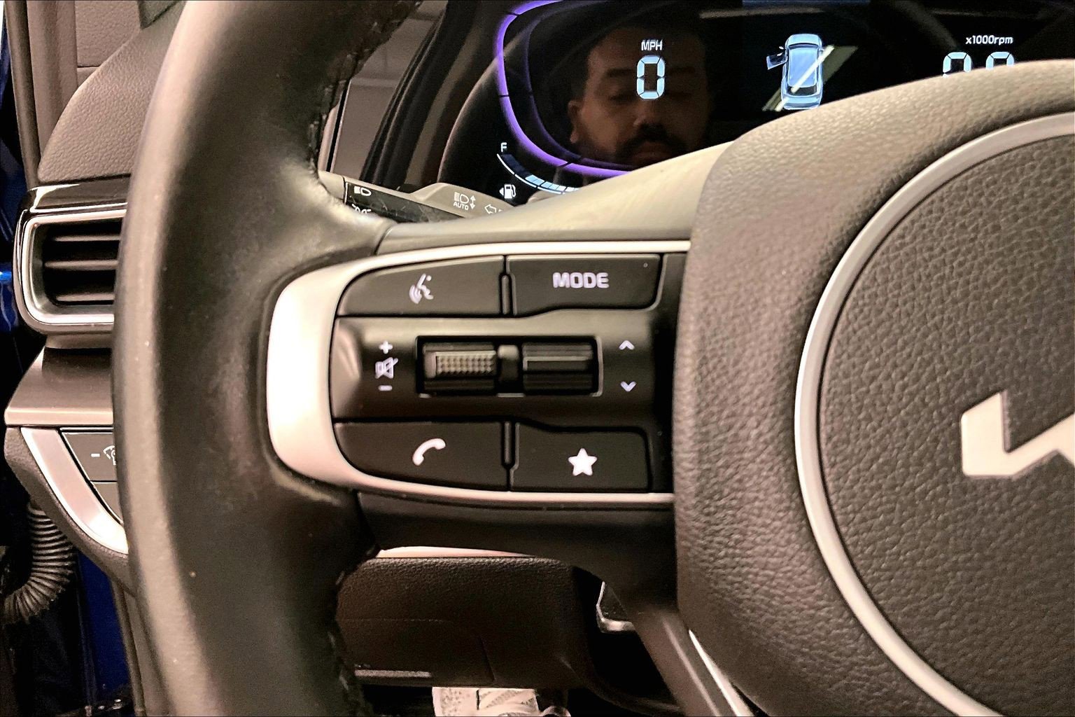 Used 2025 Kia Sportage EX w/ Premium Package FWD image 27