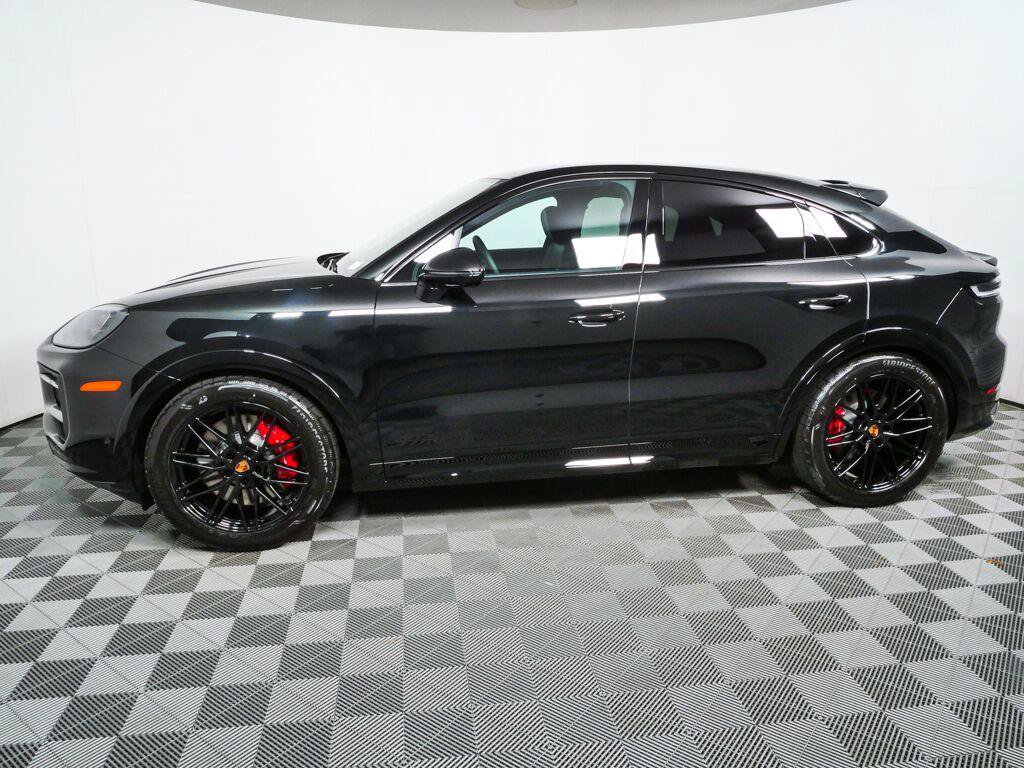 New 2026 Porsche Cayenne GTS AWD/4WD image 2