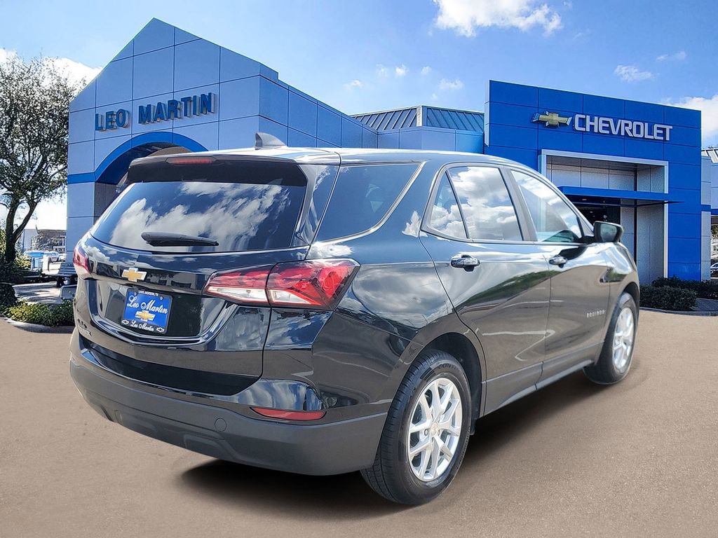 Used 2022 Chevrolet Equinox LS w/ LS Convenience Package image 3