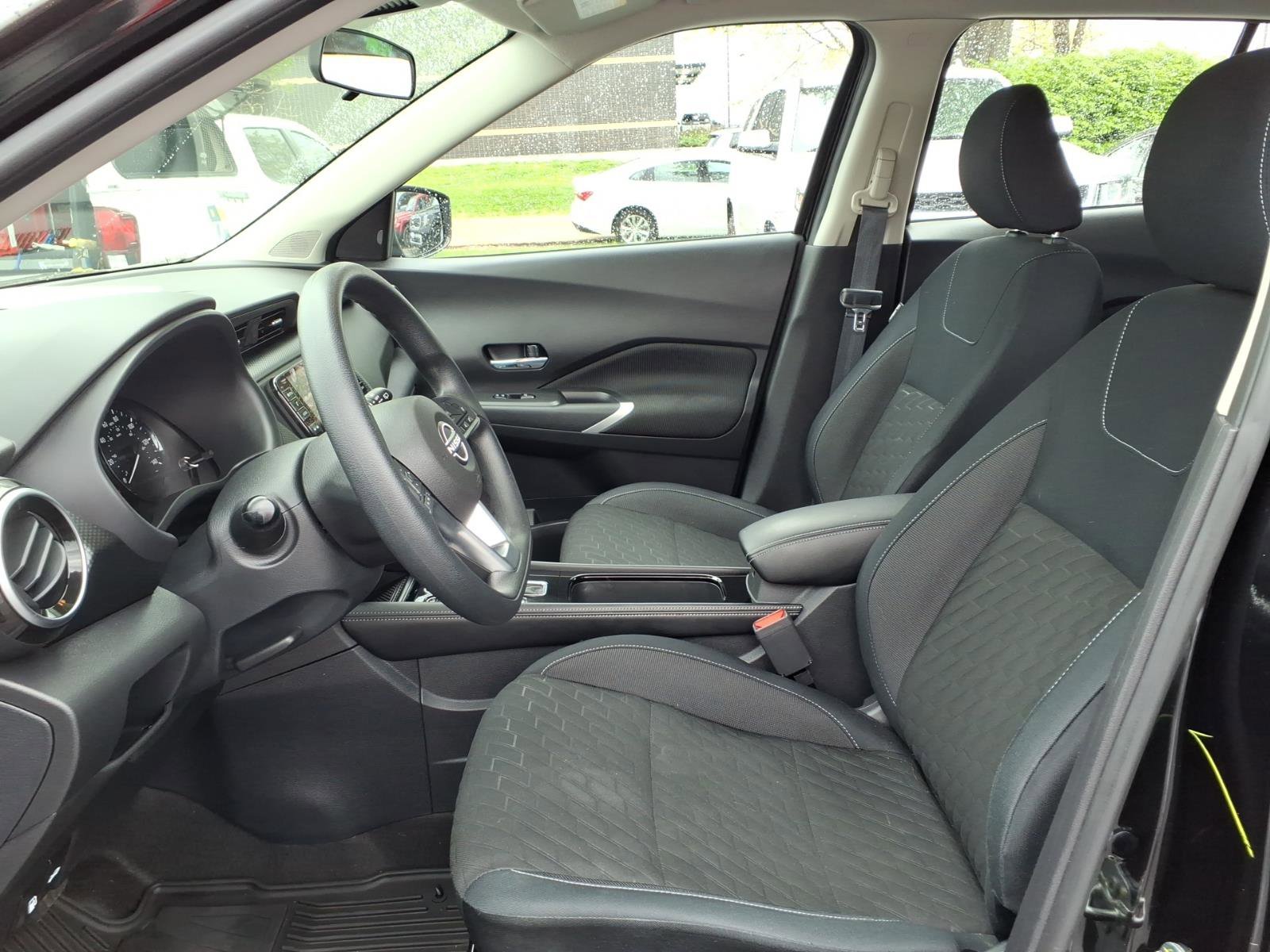 Used 2023 Nissan Kicks SV image 24