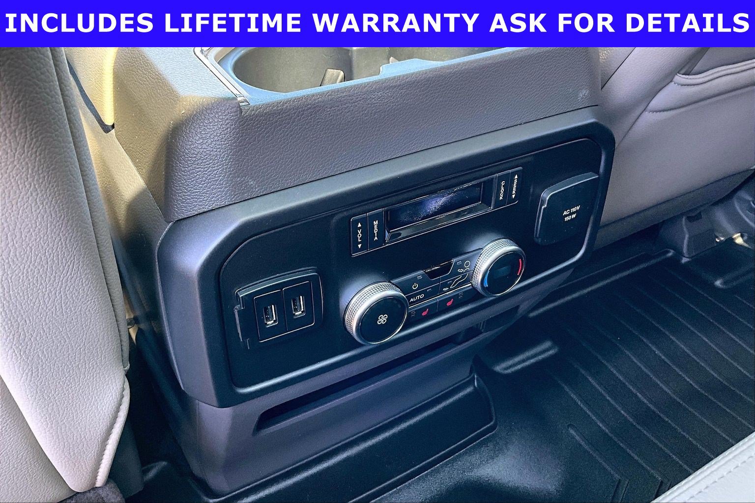 Used 2018 Ford Expedition Limited w/ Equipment Group 301A AWD/4WD image 30
