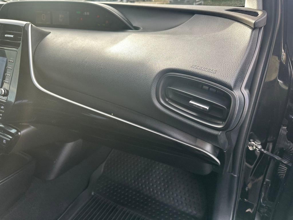 Used 2022 Toyota Prius LE image 38