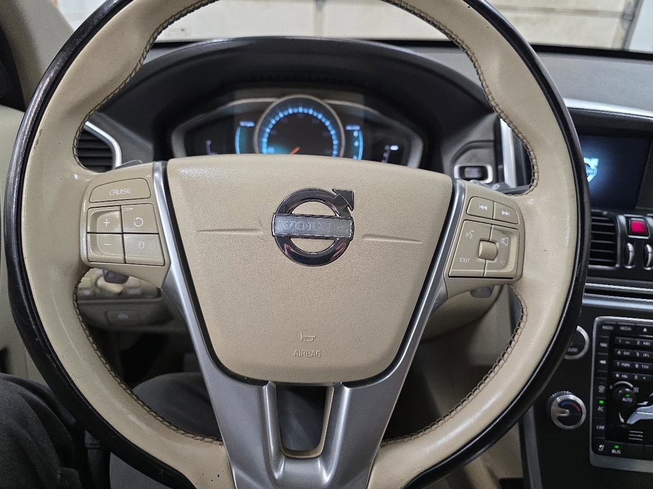 Used 2015 Volvo XC60 T6 AWD/4WD image 43