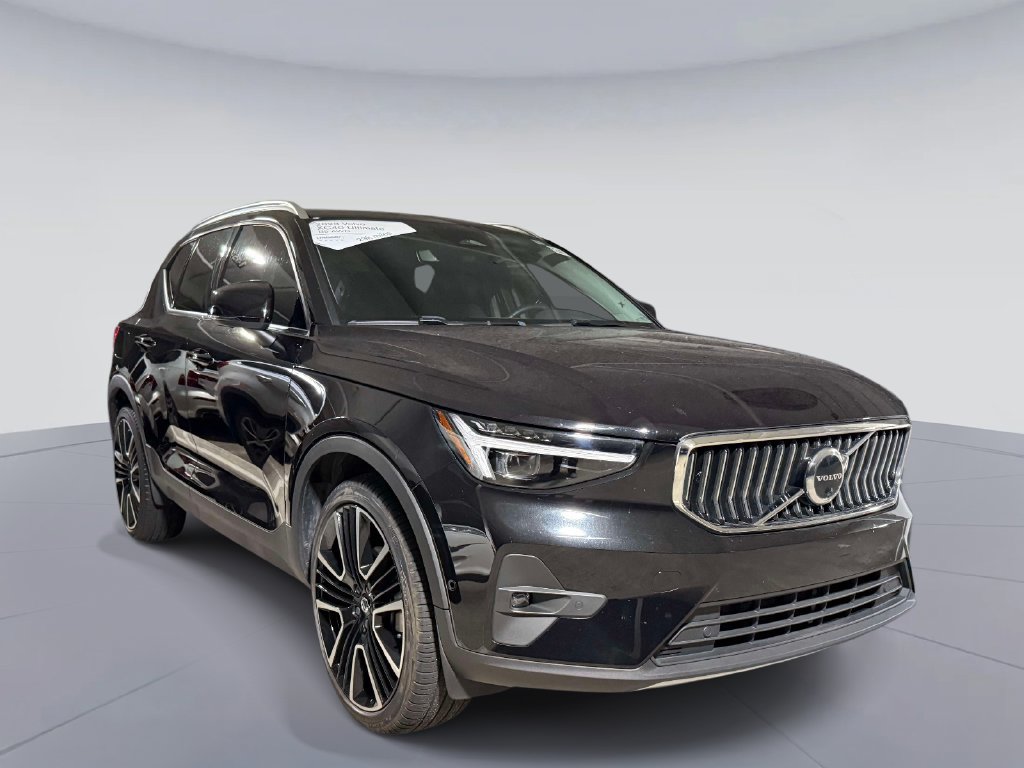 Used 2023 Volvo XC40 B5 Ultimate w/ Protection Package Premier AWD/4WD image 3