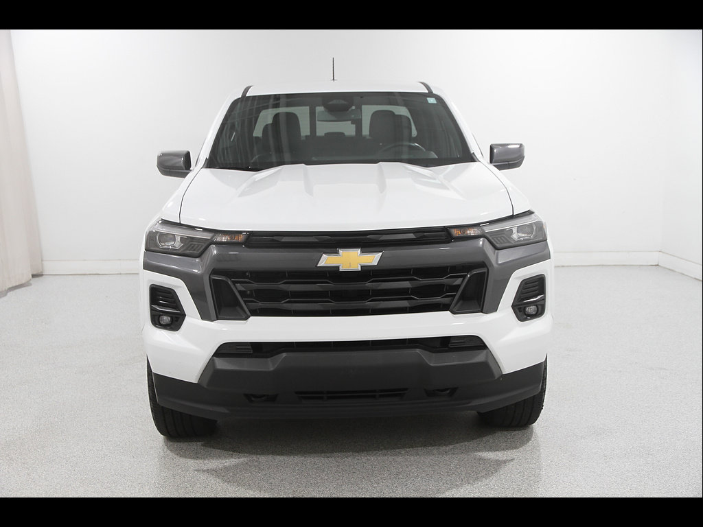 Certified 2024 Chevrolet Colorado LT w/ LT Convenience Package III AWD/4WD image 2