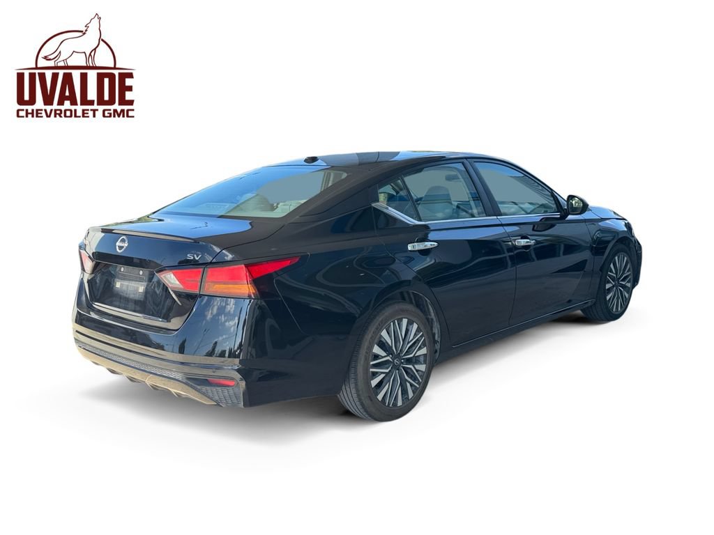Used 2024 Nissan Altima 2.5 SV FWD image 5