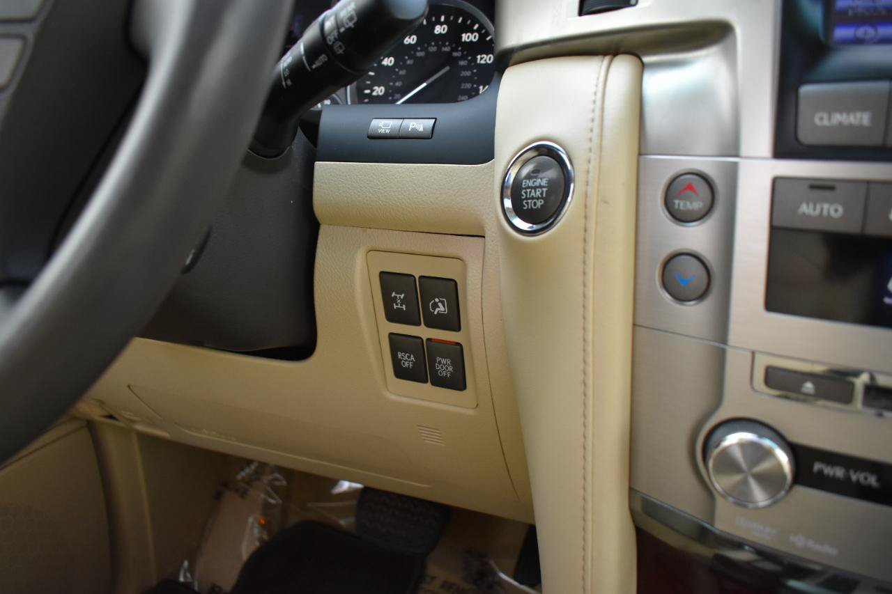 Used 2013 Lexus LX 570 4WD w/ Luxury Pkg image 45