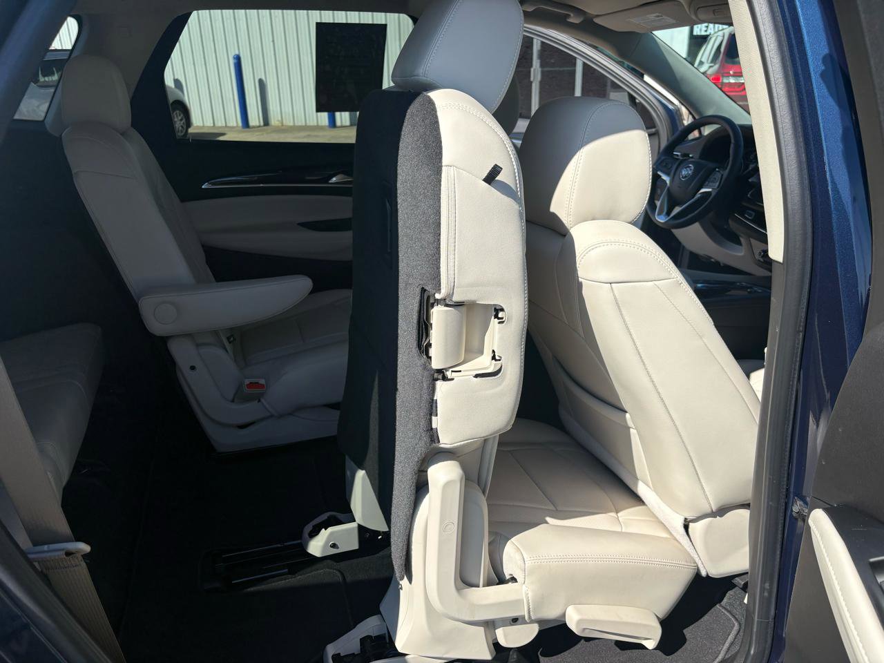 Used 2023 Buick Enclave Essence image 47