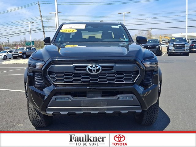 Certified 2024 Toyota Tacoma TRD Off-Road AWD/4WD image 2
