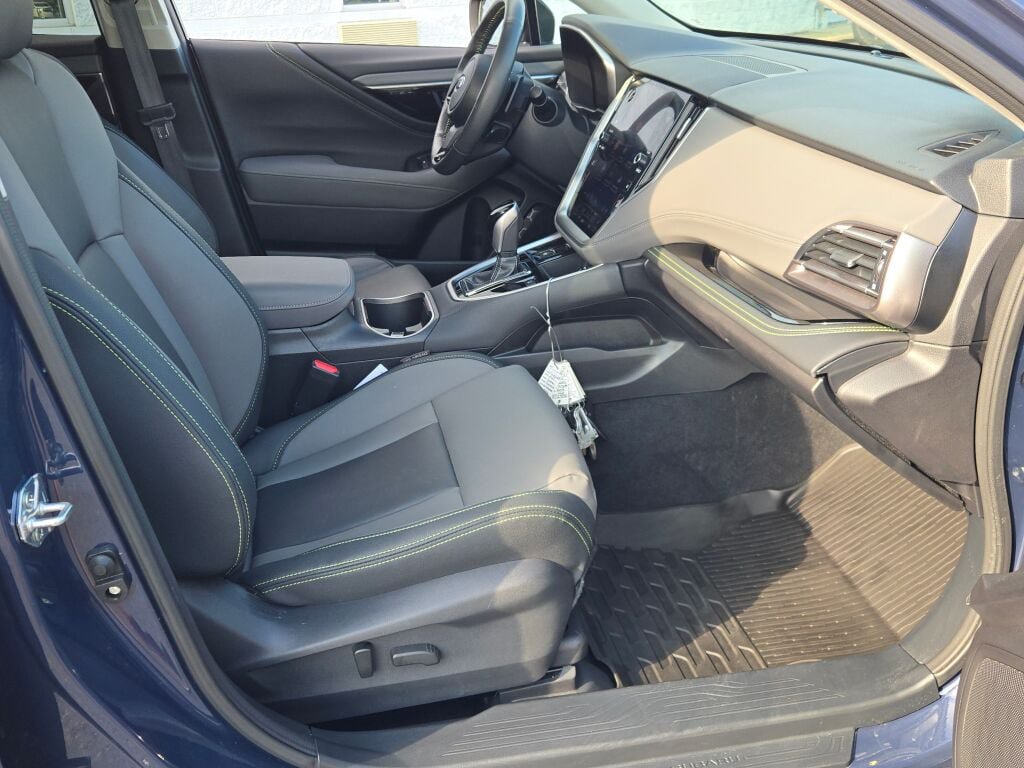 Certified 2024 Subaru Outback Onyx Edition XT AWD/4WD image 6