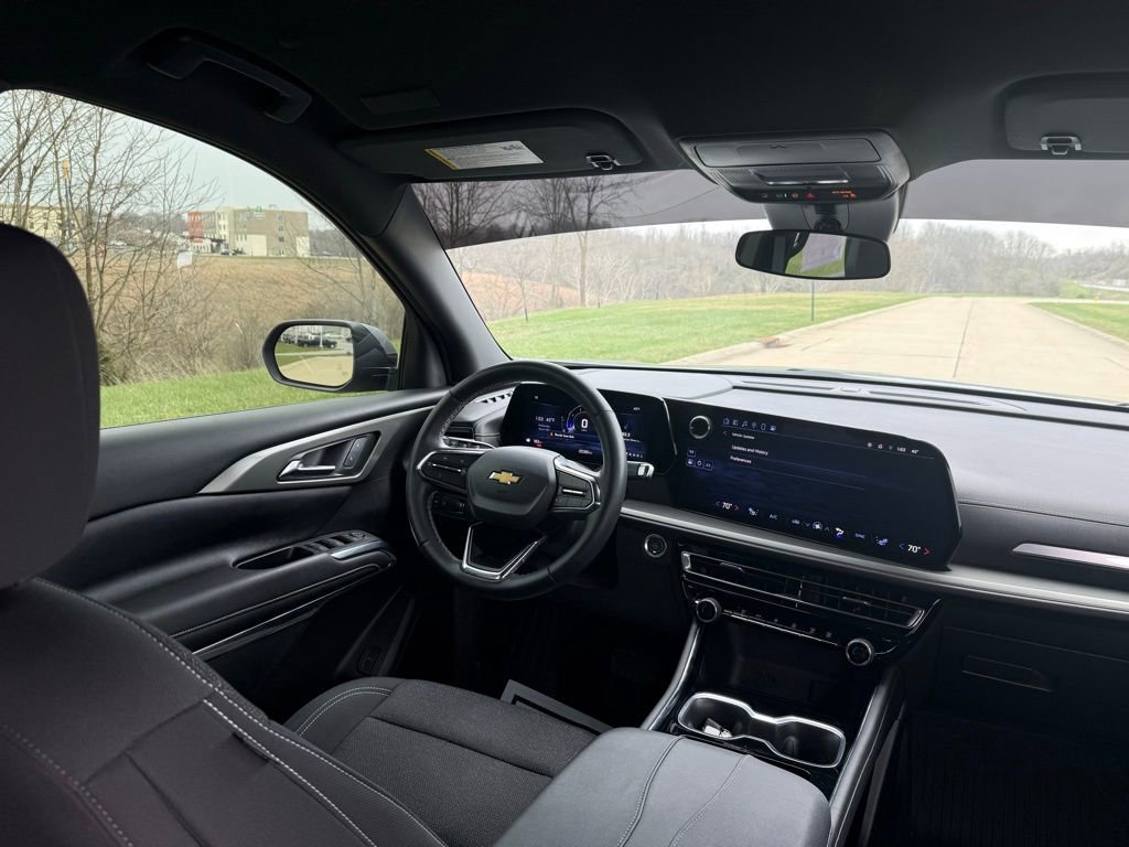 Used 2024 Chevrolet Traverse LS image 19