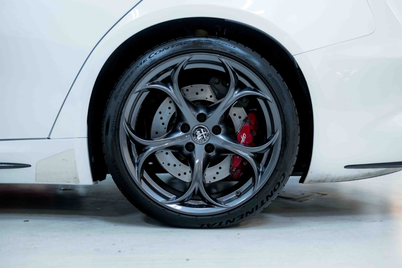 Used 2017 Alfa Romeo Giulia Quadrifoglio image 35