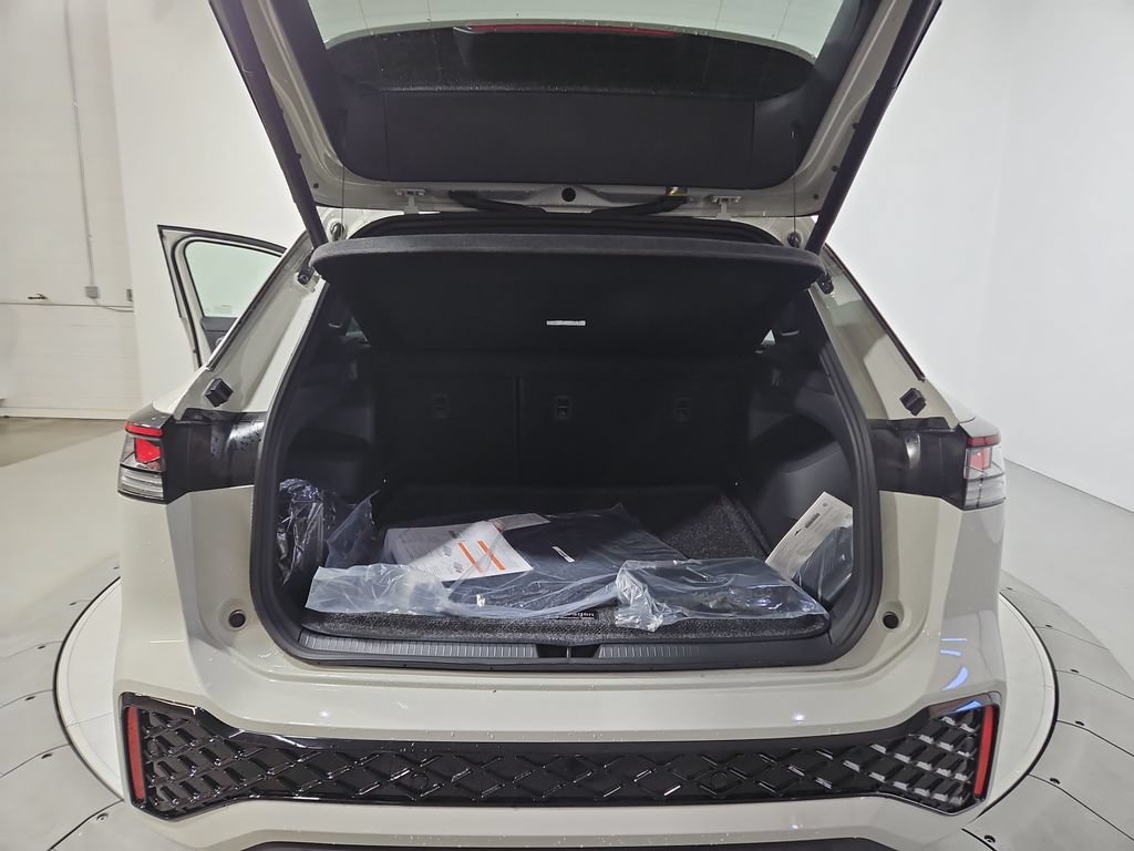 New 2026 Volkswagen Tiguan SEL R-Line AWD/4WD image 21