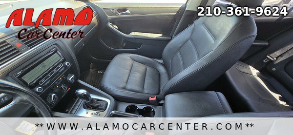 Used 2011 Volkswagen Jetta SE FWD image 35