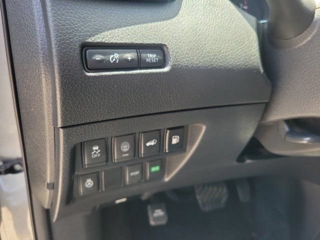 Used 2018 Nissan Rogue SL w/ Premium Package FWD image 21