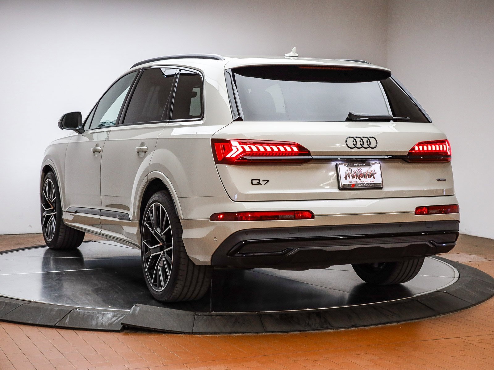 Used 2023 Audi Q7 3.0T Prestige w/ Prestige Package image 9