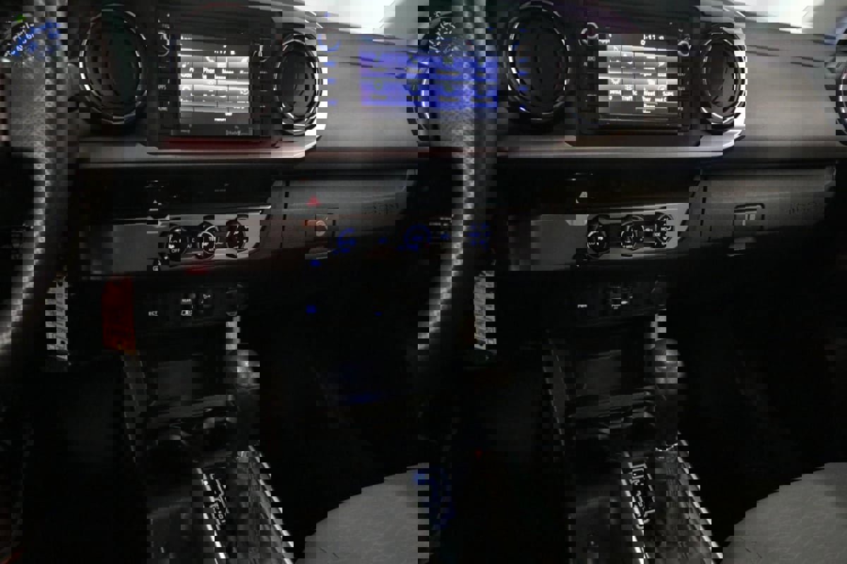 Used 2018 Toyota Tacoma SR5 image 17