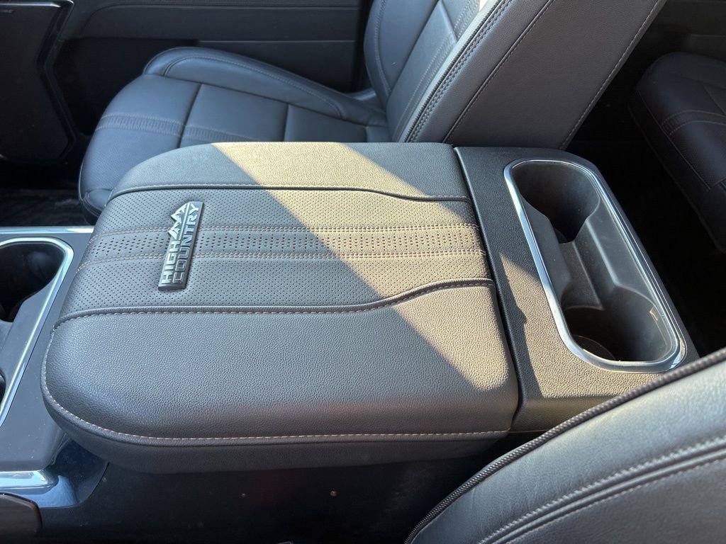 Used 2025 Chevrolet Silverado 2500 High Country w/ Technology Package AWD/4WD image 37