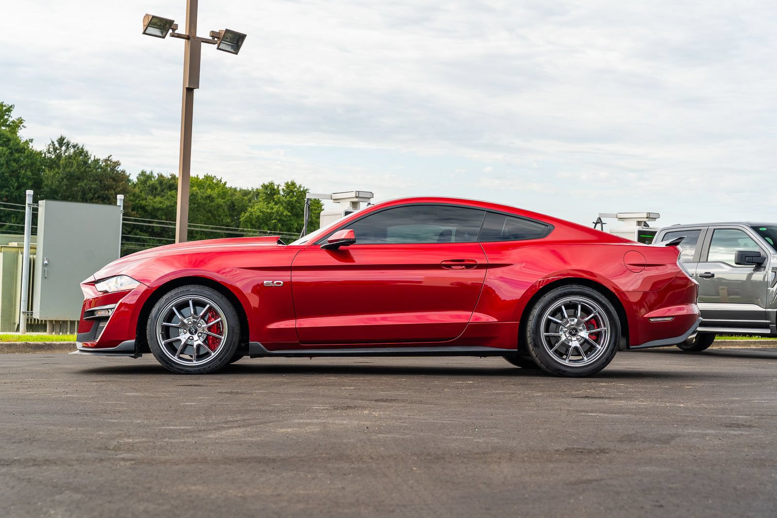 Used 2019 Ford Mustang GT Premium w/ Ford Safe & Smart Package RWD image 4