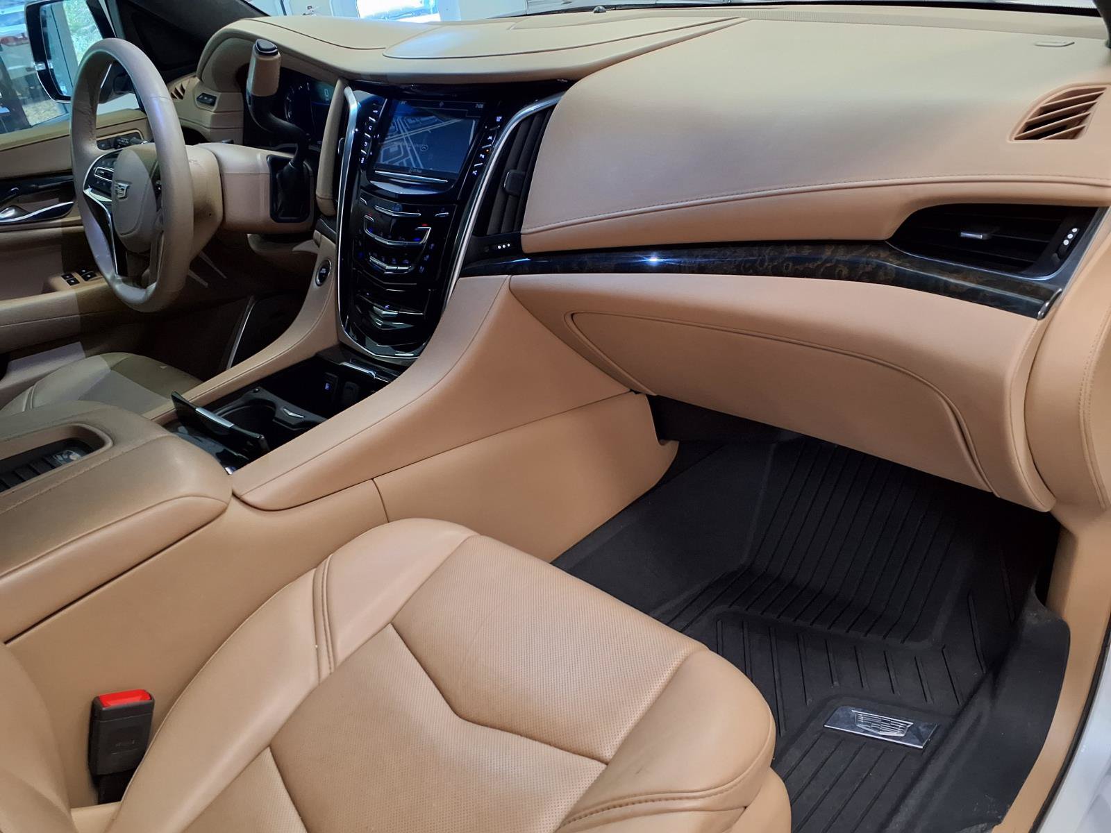 Used 2019 Cadillac Escalade ESV Platinum AWD/4WD image 9