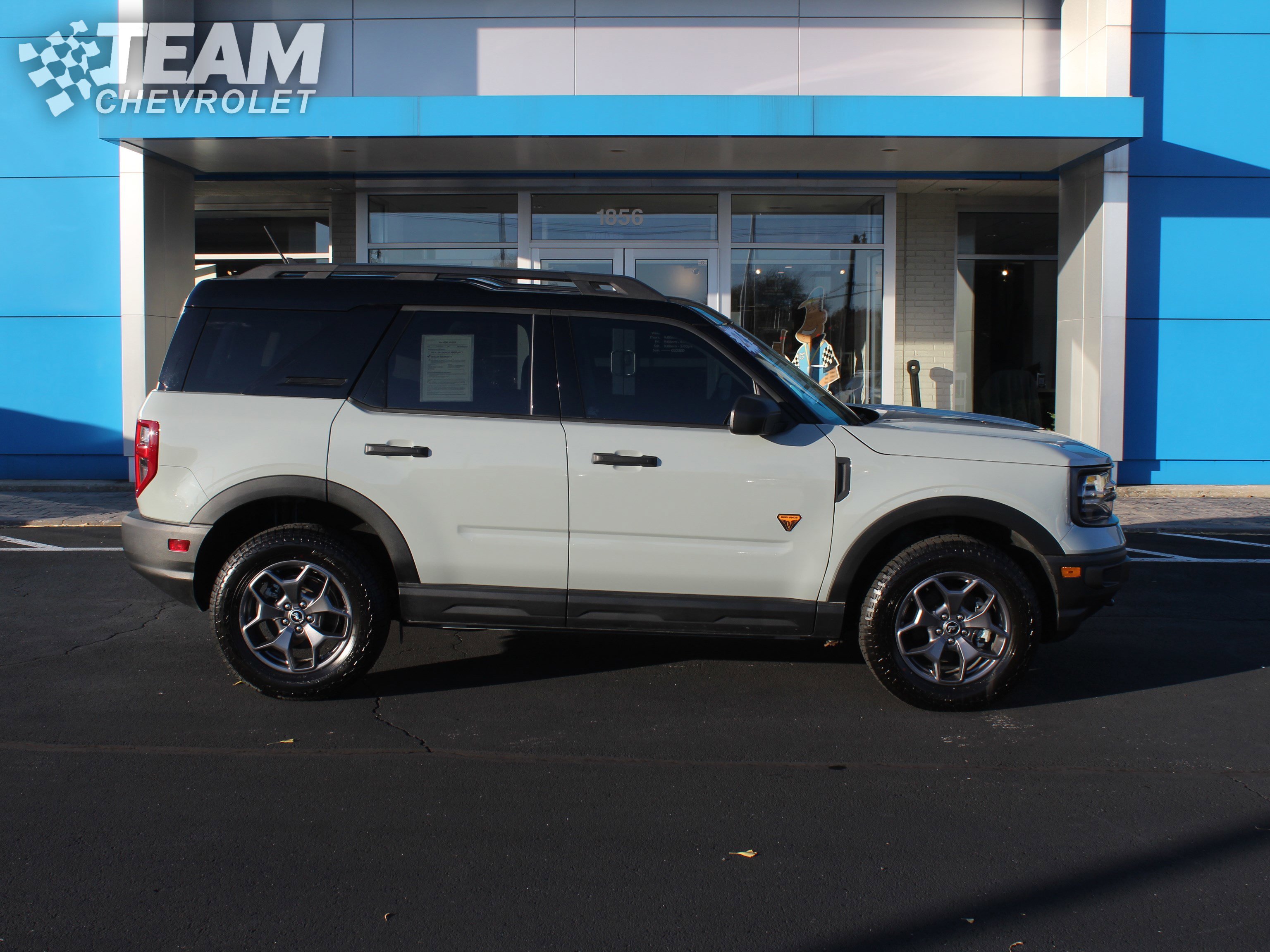 Used 2024 Ford Bronco Sport Badlands image 3
