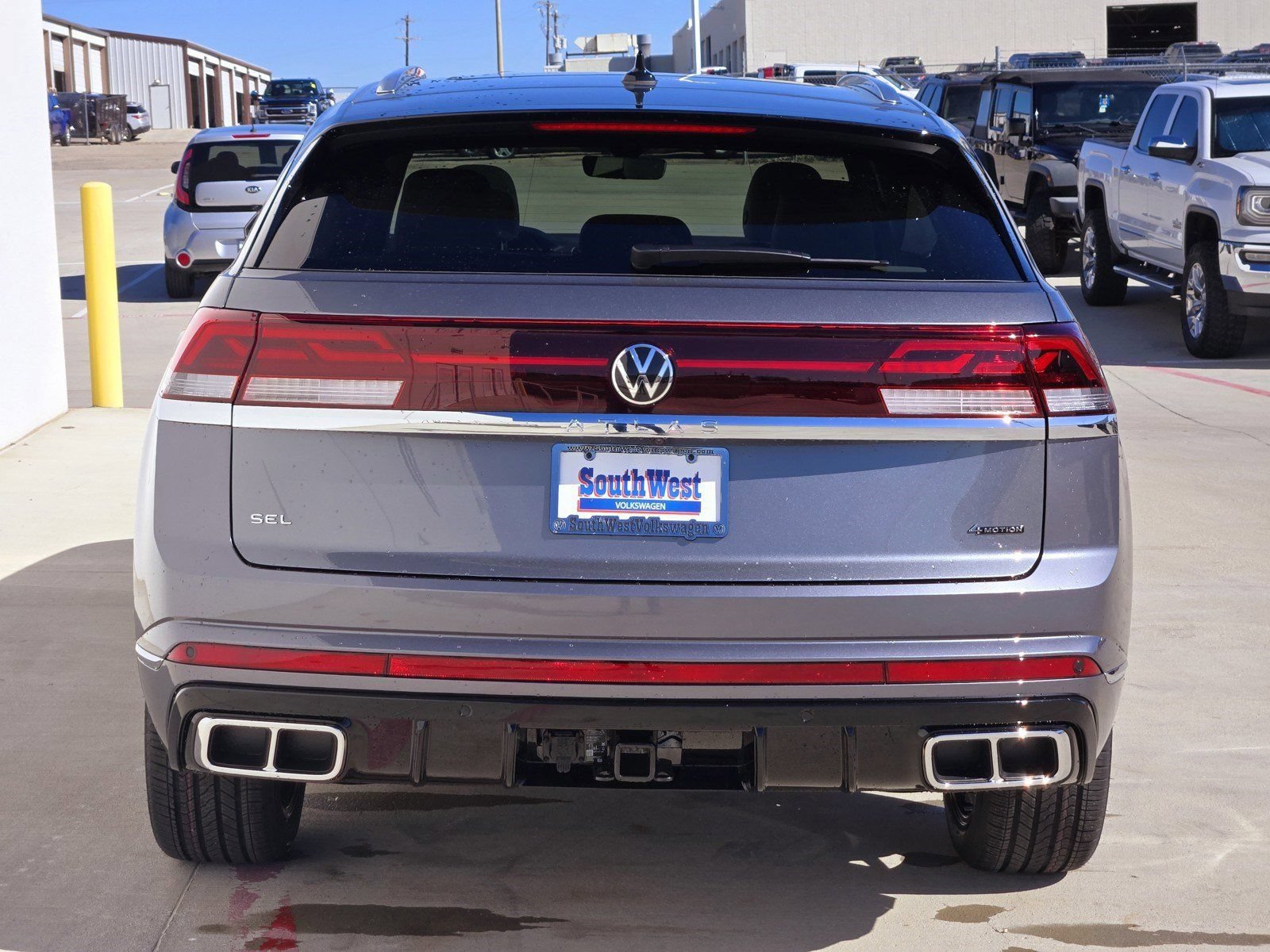 Used 2025 Volkswagen Atlas Cross Sport SEL Premium R-Line AWD/4WD image 5