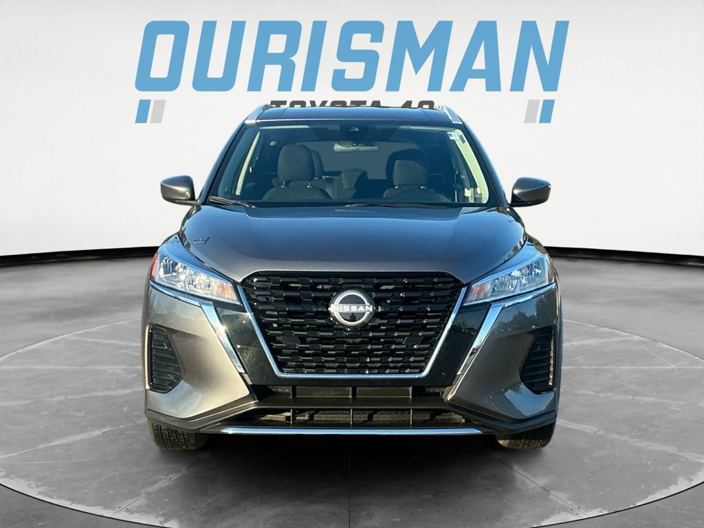 Used 2024 Nissan Kicks SV image 2