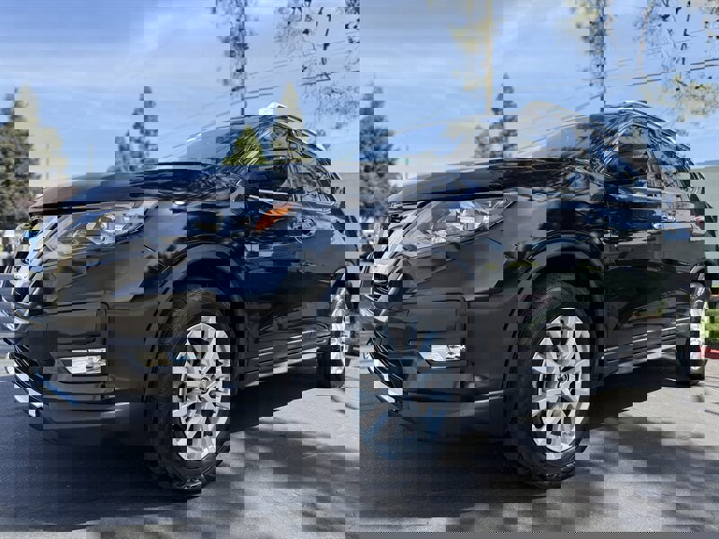 Used 2019 Nissan Rogue SV image 8